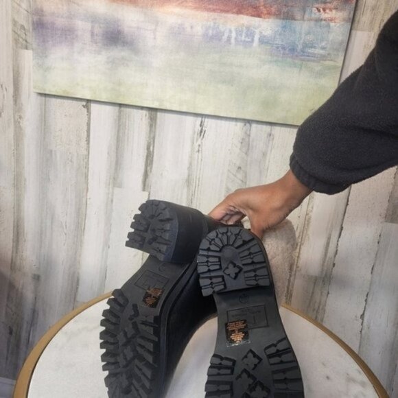 Marc Fisher LTD WILLOE LUGSOLE BOOTIE Black Leather - Picture 3 of 6